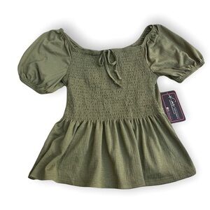Sage green juniors puffed short sleeves shirt new medium